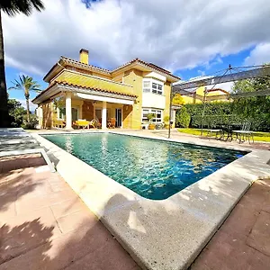 https://villa-reus.top-hotels-tarragona.com