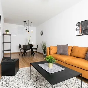 Apartamento La Nuit Con Parking Gratis En Centro Historico Apartment